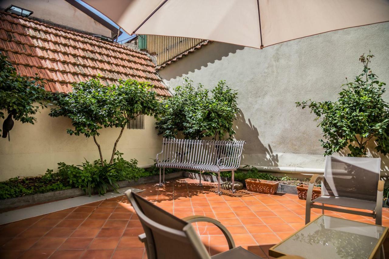 B&B Cortile Aurora برونتي المظهر الخارجي الصورة