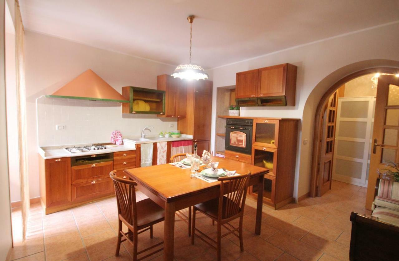 B&B Cortile Aurora برونتي المظهر الخارجي الصورة